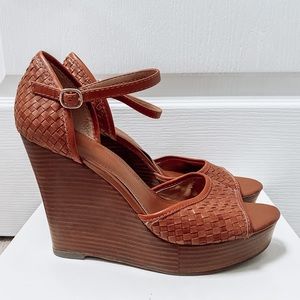 Banana Republic Brown Cognac Woven Leather Wedges Size 10